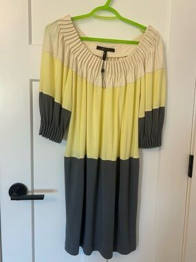 BCBG Max Azria NWOT Color Block Pleated Knit Dress XS Cream Yellow Grey